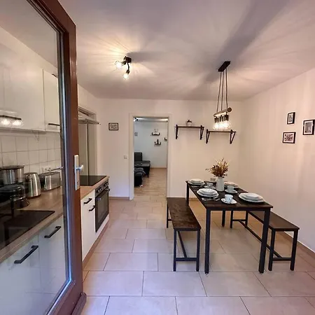 Neu* 4+1 Personen, Zentrumsnah,Ebk, Stellplatz Dresda Esterno foto