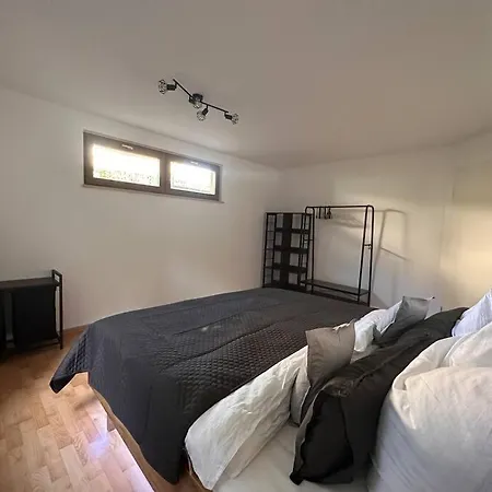 Neu* 4+1 Personen, Zentrumsnah,Ebk, Stellplatz Dresda Esterno foto