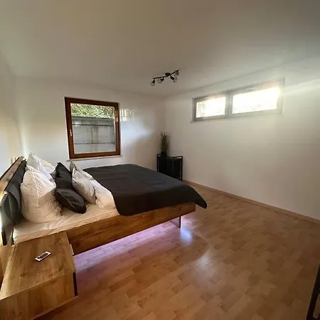 Neu* 4+1 Personen, Zentrumsnah,Ebk, Stellplatz Dresda Esterno foto
