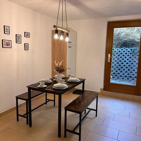 Neu* 4+1 Personen, Zentrumsnah,Ebk, Stellplatz Dresda Esterno foto